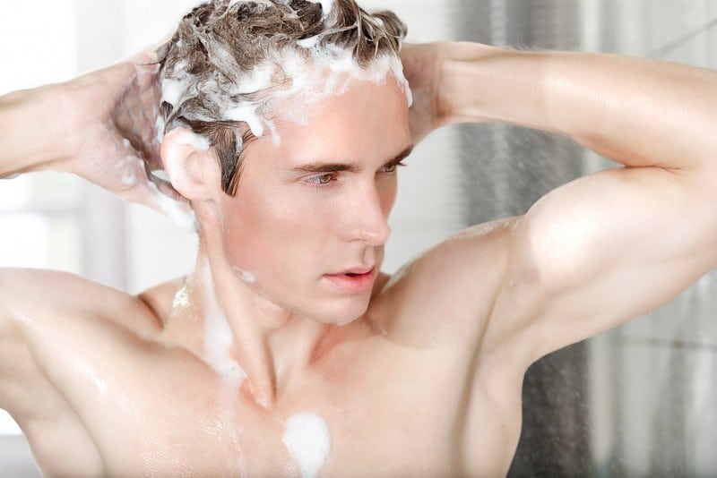 Gợi ý 9 cách làm tóc cứng trở nên mềm cho nam tốt nhất hiện nay