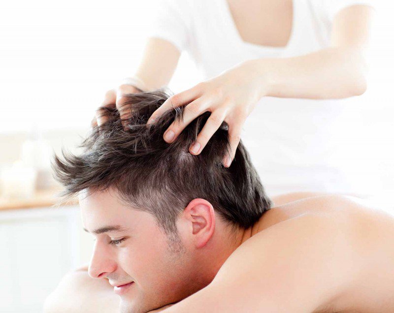 Massage là cách hiệu quả nhất để tóc dài nhanh trong 1 tuần